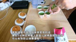 早餐怎么做又简单又好吃，网红星巴克甜品，美味爆头玛芬蛋糕。的做法步骤：7