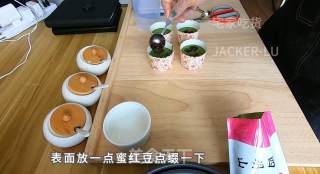 早餐怎么做又简单又好吃，网红星巴克甜品，美味爆头玛芬蛋糕。的做法步骤：8