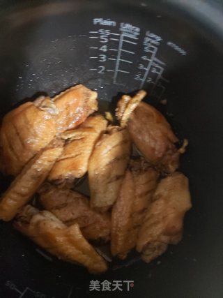 电饭煲烤鸡翅的做法步骤：5