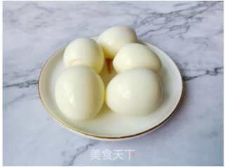红烧排骨卤蛋的做法步骤：2