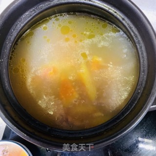木瓜萝卜党参排骨汤的做法步骤：2