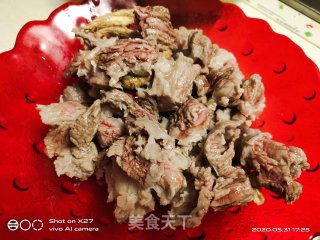 圣女果洋葱炖牛腩的做法步骤：2