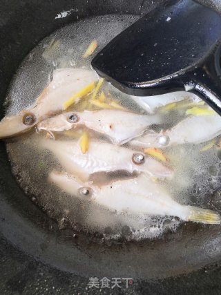 清煮剥皮鱼的做法步骤：6