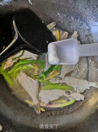 清煮剥皮鱼的做法步骤：8