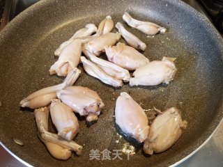 田鸡腿炒四季豆的做法步骤：4