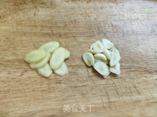 豉油鸡腿的做法步骤：2