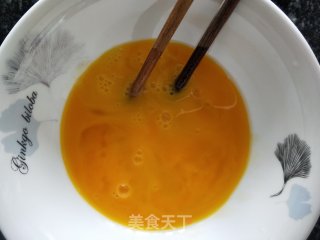 黄瓜炒蛋的做法步骤：2