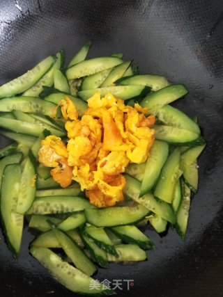 黄瓜炒蛋的做法步骤：7