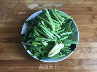 鲜美又补钙的【韭菜炒扇贝边】的做法步骤：3