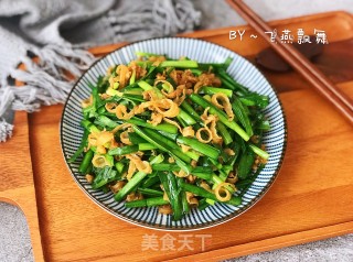 鲜美又补钙的【韭菜炒扇贝边】的做法步骤：8