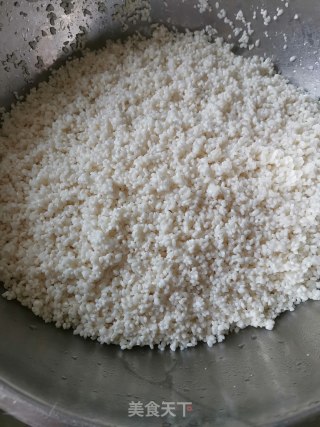 蛋黄鲜肉粽的做法步骤：3