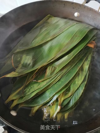 蛋黄鲜肉粽的做法步骤：6