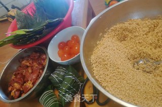 蛋黄鲜肉粽的做法步骤：8