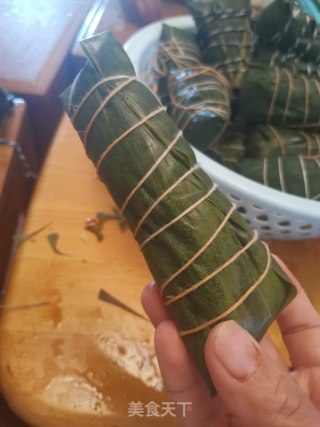 蛋黄鲜肉粽的做法步骤：16