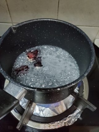 酸梅冰凉粉的做法步骤：2