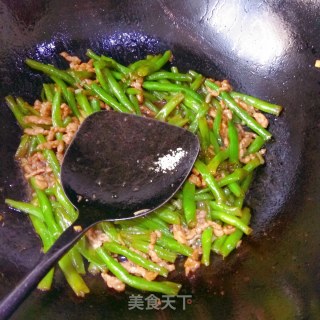 豆角炒肉丝的做法步骤：11