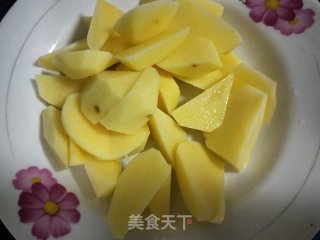 鸭腿洋葱炖土豆的做法步骤：3