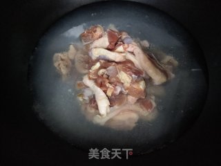 鸭腿洋葱炖土豆的做法步骤：4