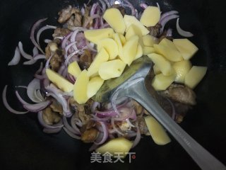 鸭腿洋葱炖土豆的做法步骤：9