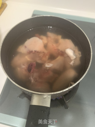 鱼胶鸡汤火锅的做法步骤：4