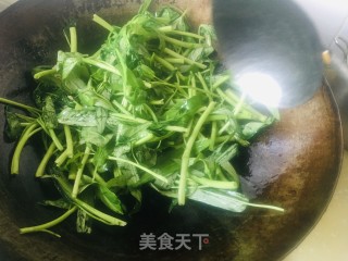 蒜香空心菜的做法步骤：3