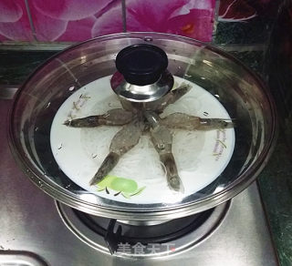 蒜蓉粉丝蒸对虾的做法步骤：8