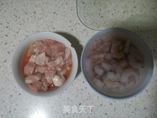 鲜虾鸡里蹦的做法步骤：2