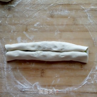 葱花油盐饼的做法步骤：10