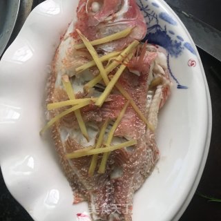 清蒸红罗非的做法步骤：6