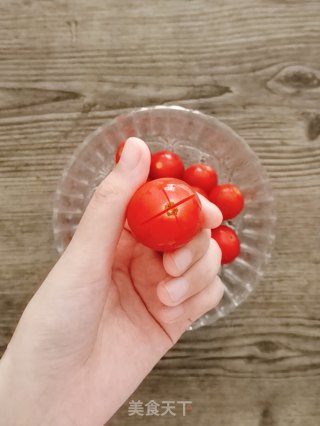 梅渍圣女果的做法步骤：1