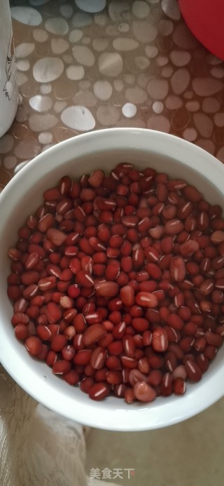 红豆西米露的做法步骤：1
