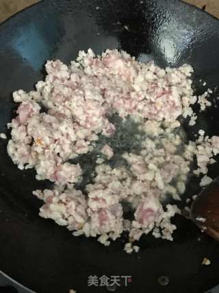 香菇肉酱￼的做法步骤：1