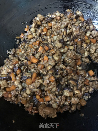 香菇肉酱￼的做法步骤：4