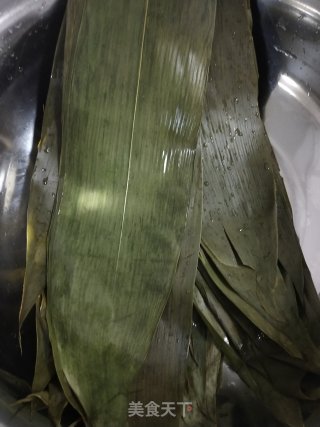 咸蛋黄粽的做法步骤：2