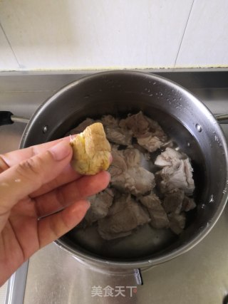 山药脊骨汤的做法步骤：4