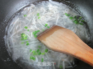 虾皮萝卜丝汤的做法步骤：7
