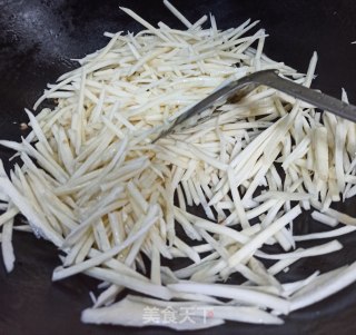 清炒茭白的做法步骤：4
