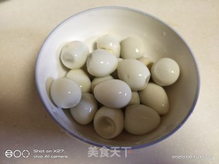 鹌鹑蛋香瓜沙拉的做法步骤：3