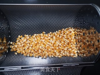 焦糖爆米花的做法步骤：1