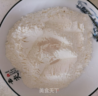 鲜美多汁的卤肉卷 卤肉花卷的做法步骤：4