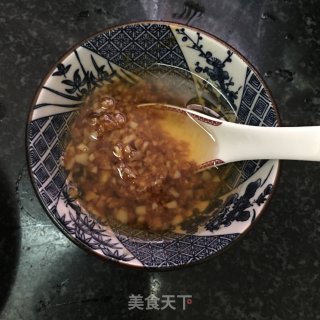 蒜蓉粉丝蒸墨鱼仔的做法步骤：5