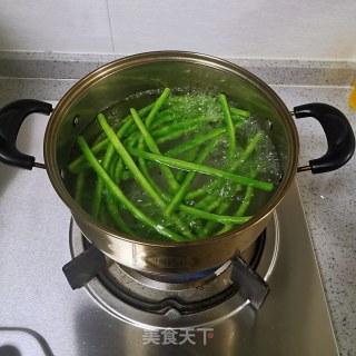 豆角肉馅包子的做法步骤：1