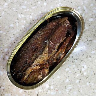 豆豉鲮鱼炒苦瓜的做法步骤：1