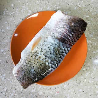 清蒸鲩鱼的做法步骤：1