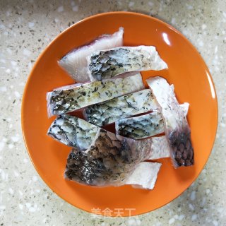 清蒸鲩鱼的做法步骤：2