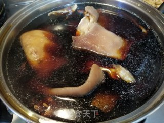 卤猪耳的做法步骤：8