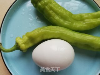辣椒炒鹅蛋的做法步骤：1