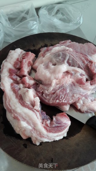粉蒸肉的做法步骤：1