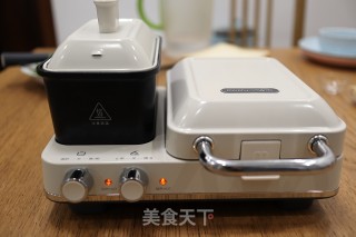 脆皮肠吐司虾皮汤早餐的做法步骤：2