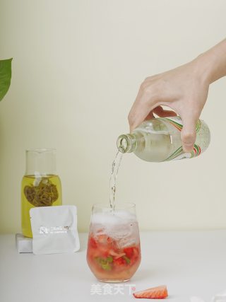 草莓微醺气泡酒的做法步骤：6
